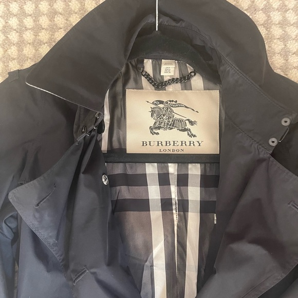 Burberry Lightweight Black Short Trench US size 4